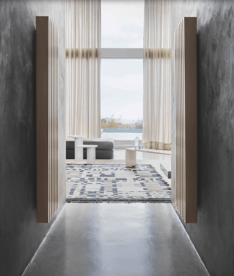 Radiatore Soho Tubes in alluminio pressofuso bianco, design moderno e verticale